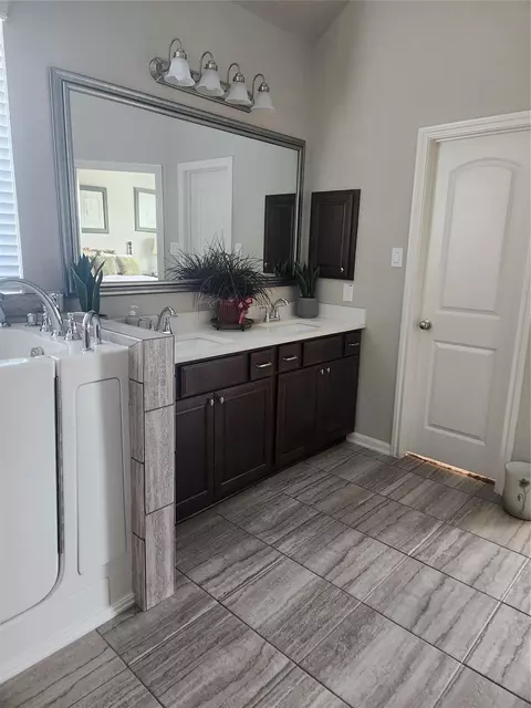Bath - 4503 Carmel River Ln, Spring, TX 77388 photo 4 of 7