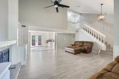 Living - 827 Vine St, Bryan, TX 77802 photo 2 of 3