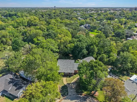 View/Area - 827 Vine St, Bryan, TX 77802 photo 1 of 2