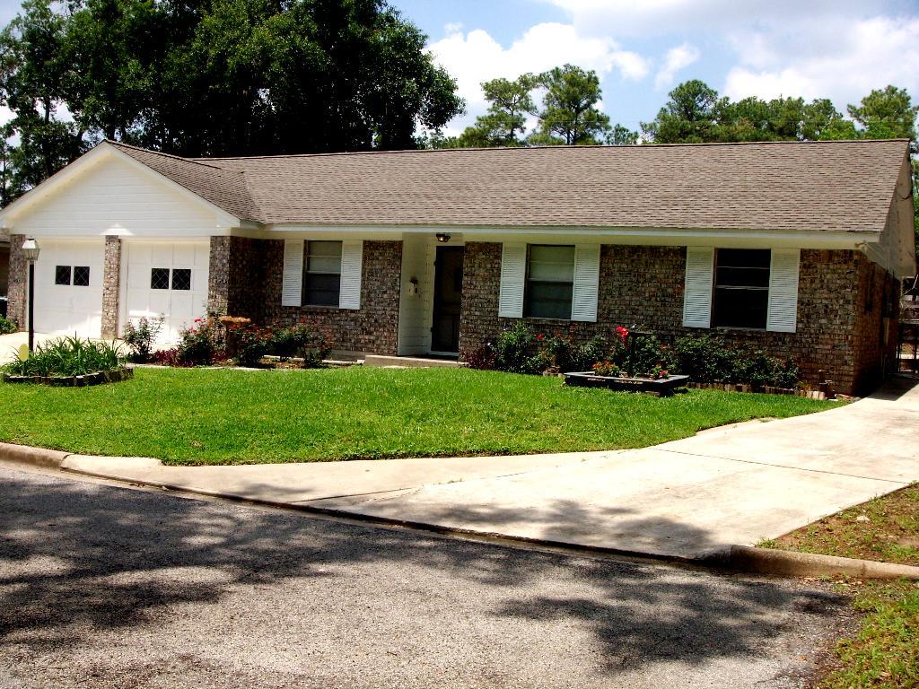 1100 Ferguson St, Conroe, TX 77301 photo 1