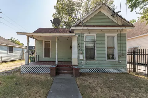 2005 Chestnut St, Houston, TX 77009