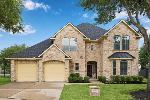 5126 Beacon Pt, Sugar Land, TX 77479