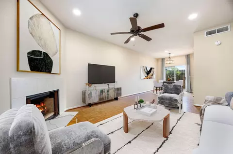7575 Cambridge St #1604, Houston, TX 77054