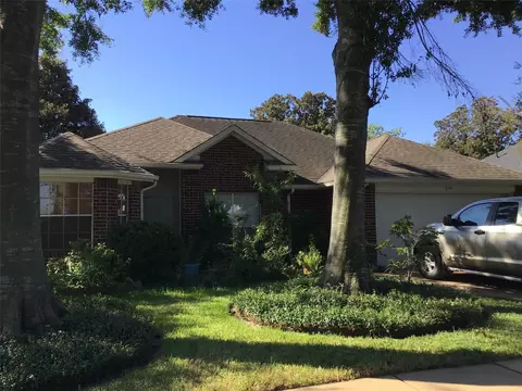 8211 Cienna Dr, Houston, TX 77040
