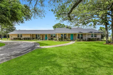 3358 County Road 172, Alvin, TX 77511
