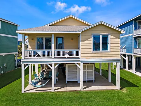 4139 King Rail Cir, Galveston, TX 77554