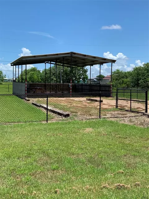 193 Red Snapper Dr, Palacios, TX 77465