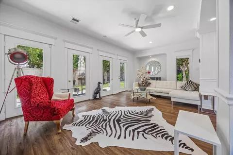1112 Nantucket Dr #A, Houston, TX 77057
