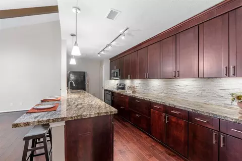 1100 Augusta Dr #88, Houston, TX 77057