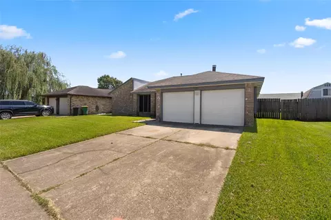 805 River Crk, La Porte, TX 77571