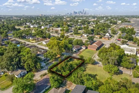 2302 Chew Street St, Houston, TX 77020