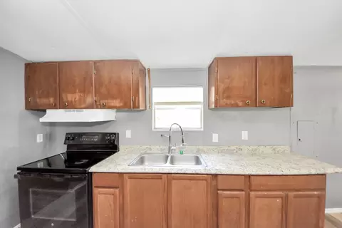 Kitchen - 14009 Rustic Ln, Conroe, TX 77306 photo 3 of 4