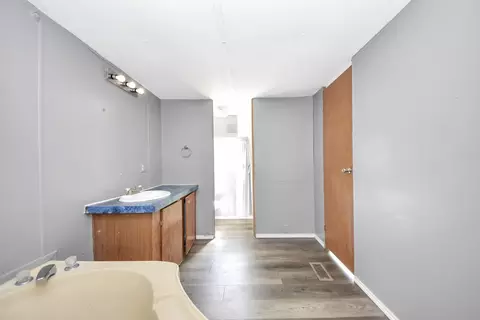 Bath - 14009 Rustic Ln, Conroe, TX 77306 photo 3 of 5