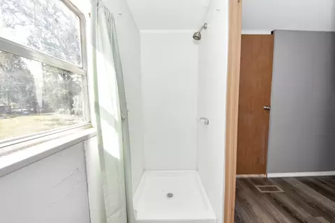 Bath - 14009 Rustic Ln, Conroe, TX 77306 photo 1 of 5