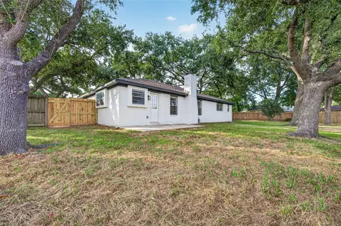 Exterior - 23802 Spring Towne Dr, Spring, TX 77373 photo 3 of 7