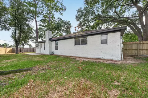 Exterior - 23802 Spring Towne Dr, Spring, TX 77373 photo 4 of 7