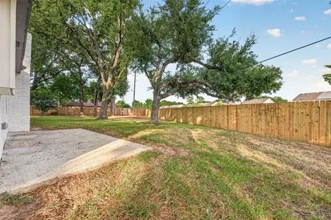 Exterior - 23802 Spring Towne Dr, Spring, TX 77373 photo 5 of 7