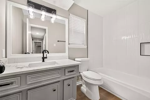 Bath - 23802 Spring Towne Dr, Spring, TX 77373 photo 3 of 5