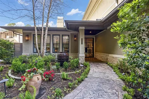422 Pinewold Dr, Houston, TX 77056