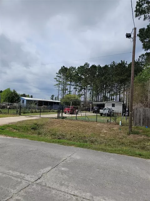 86 County Road 3541, Cleveland, TX 77327