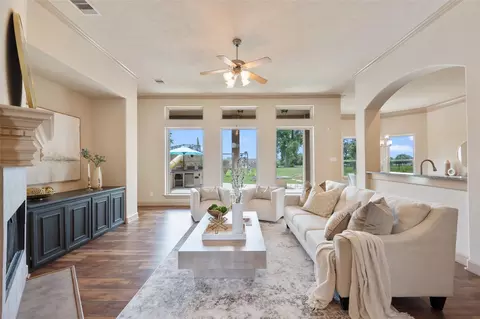 18925 Harbor Side Blvd, Montgomery, TX 77356
