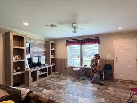 13700 Burnett Rd, Beasley, TX 77417