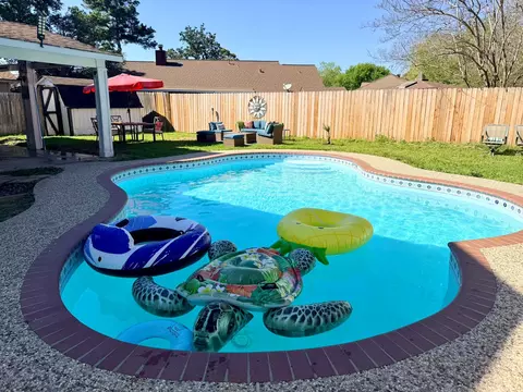 Exterior - 4926 Temple Bell Dr, Spring, TX 77388 photo 2 of 14