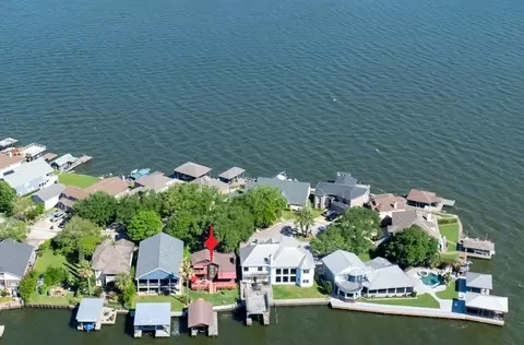 16402 Clear Water Cir, Montgomery, TX 77356