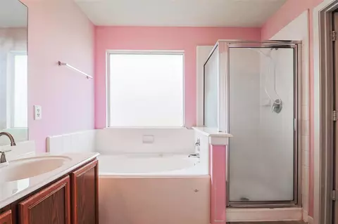Bath - 19743 Adelaide Meadows Dr, Katy, TX 77449 photo 2 of 4
