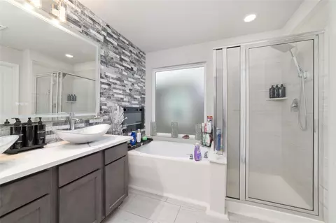 Bath - 2248 Forest Chestnut Dr, Spring, TX 77386 photo 3 of 5