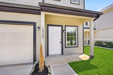Exterior - 13758 Goldeye Dr, Conroe, TX 77384 photo 5 of 10