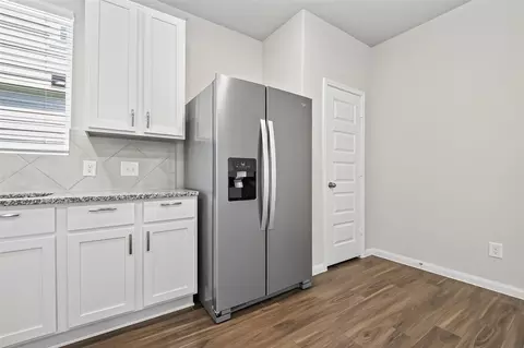 Kitchen - 13758 Goldeye Dr, Conroe, TX 77384 photo 4 of 6