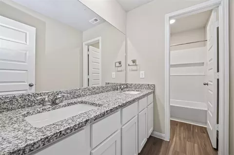 Bath - 13758 Goldeye Dr, Conroe, TX 77384 photo 4 of 5