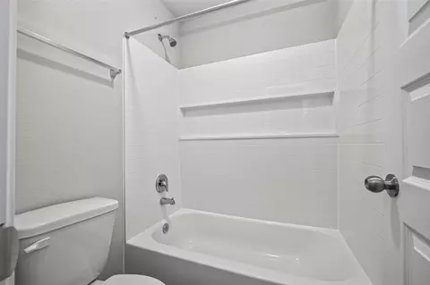 Bath - 13758 Goldeye Dr, Conroe, TX 77384 photo 5 of 5