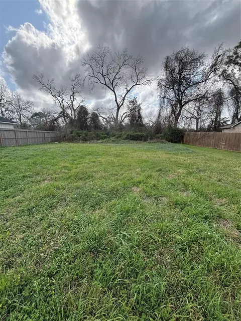 2510 Ridgewood Dr, West Columbia, TX 77486