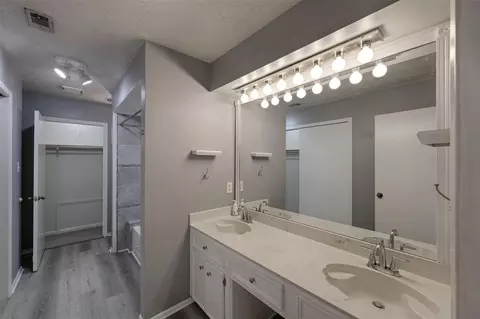 Bath - 147 Thunderbird Dr, Conroe, TX 77304 photo 1 of 2
