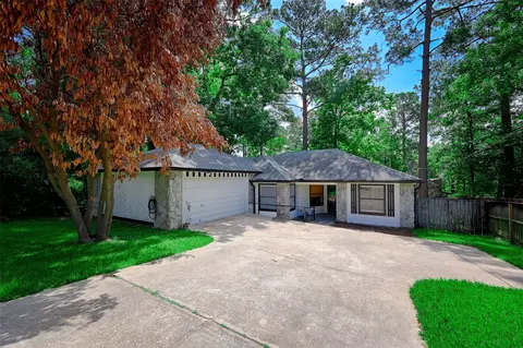 147 Thunderbird Dr, Conroe, TX 77304