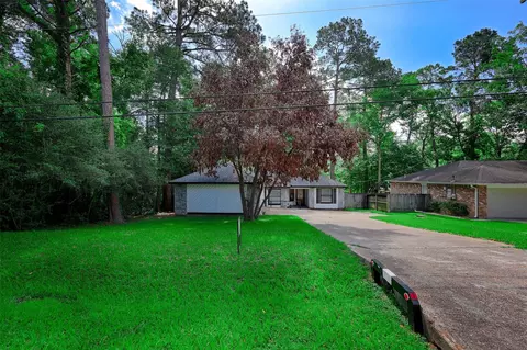 Exterior - 147 Thunderbird Dr, Conroe, TX 77304 photo 2 of 7
