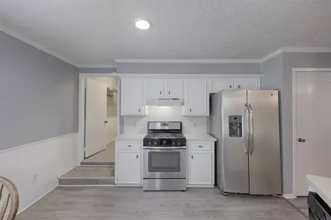 Kitchen - 147 Thunderbird Dr, Conroe, TX 77304 photo 1 of 2