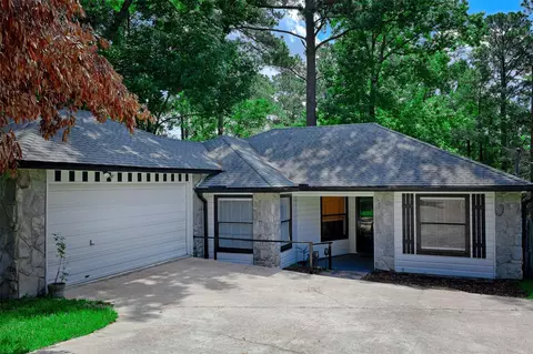 Exterior - 147 Thunderbird Dr, Conroe, TX 77304 photo 3 of 7