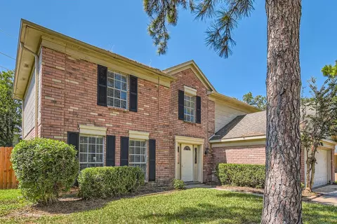 7863 Maple Brook Ln, Houston, TX 77095