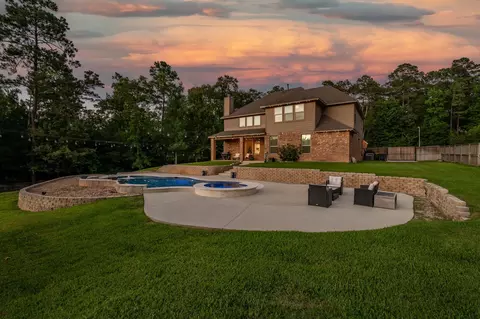 8019 Bay Bend Dr, Conroe, TX 77304