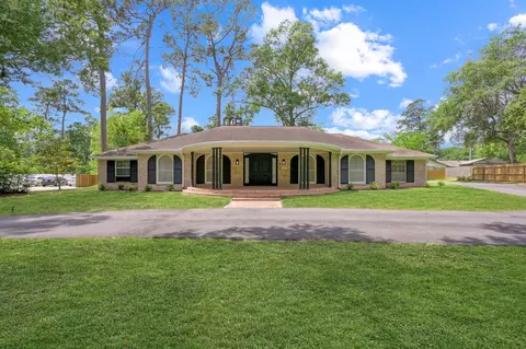 3 Briarwood Dr, Conroe, TX 77301