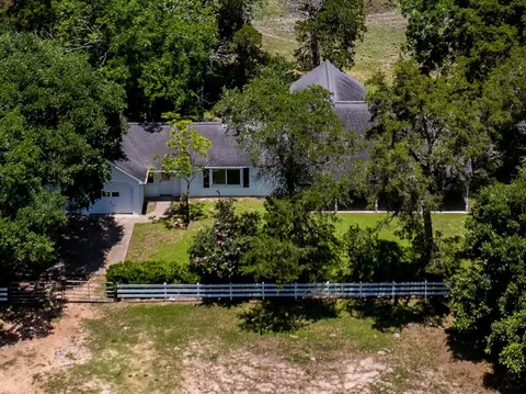 2231 Us Hwy 90, Schulenburg, TX 78956