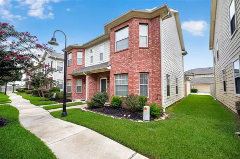 1911 Kemah Village Dr, Kemah, TX 77565