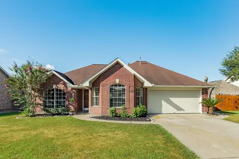 3425 Van Ness Dr, Alvin, TX 77511