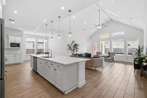 2219 Cherry Bridge Ln, Tomball, TX 77375