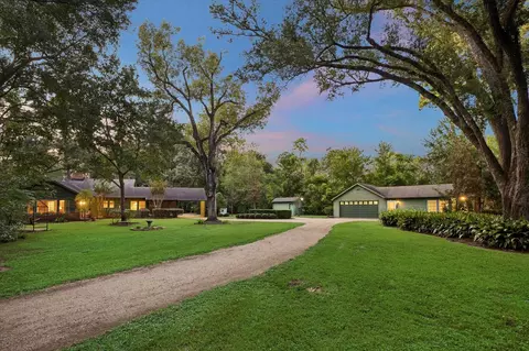 26 W Rivercrest Dr, Houston, TX 77042