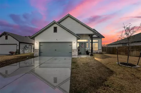 2506 Lightfoot Ln, Bryan, TX 77803
