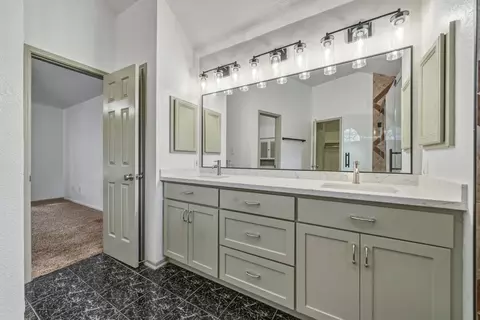 Bath - 5619 Roserock Ln, Spring, TX 77379 photo 5 of 6